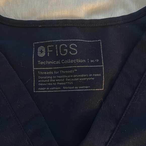 FIGS Scrubs - Picture 3 of 6